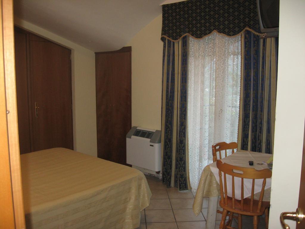 Parco Sogni D'Oro Aparthotel Montella Quarto foto