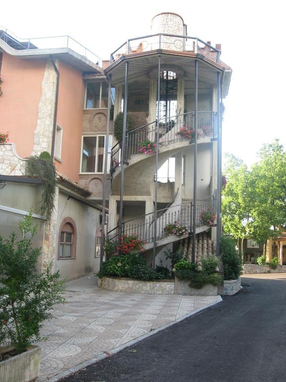 Parco Sogni D'Oro Aparthotel Montella Exterior foto